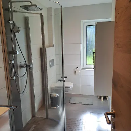 Verena Mit 2 Schlafzimmern Lägenhet *